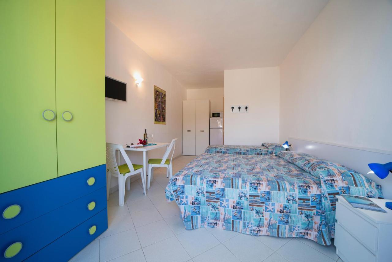 Le Sirene Aparthotel Seccheto Buitenkant foto