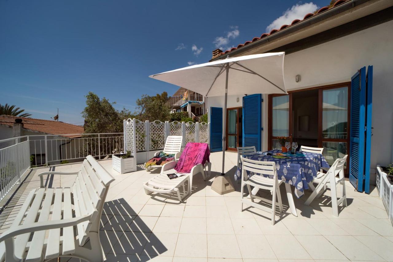 Le Sirene Aparthotel Seccheto Buitenkant foto